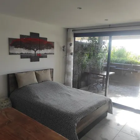 Le M * シス・フール・レ・プラージュ